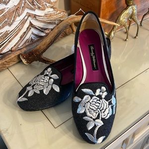 Beverly Feldman Embroidered Flats NWOT
